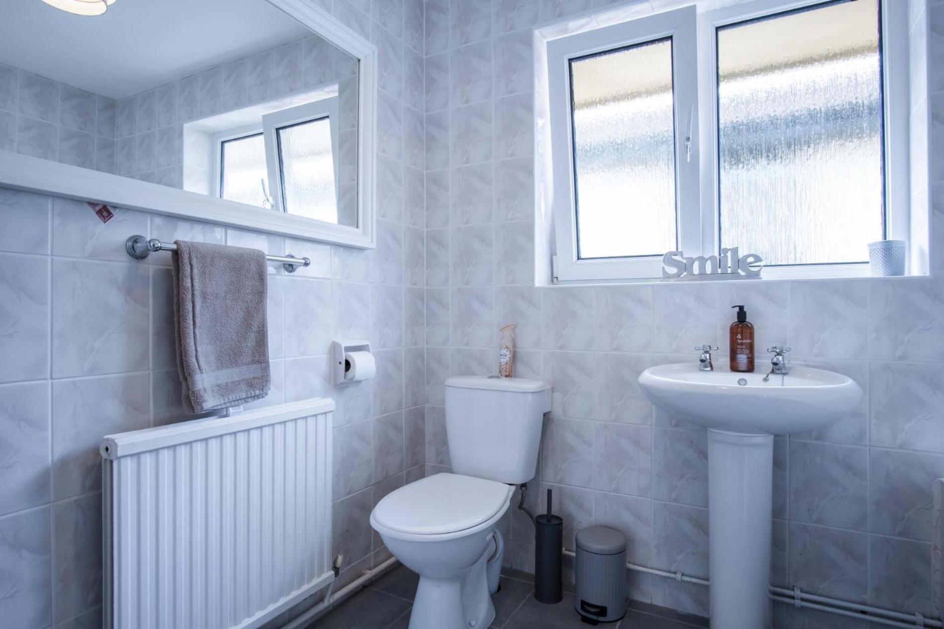 Cefn Road - 3 Bedroom - Glais