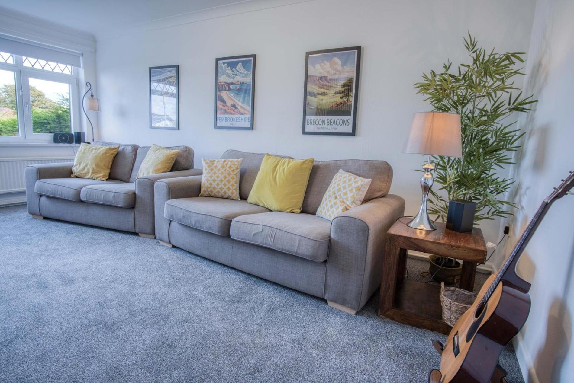 Cefn Road - 3 Bedroom - Glais Holiday home