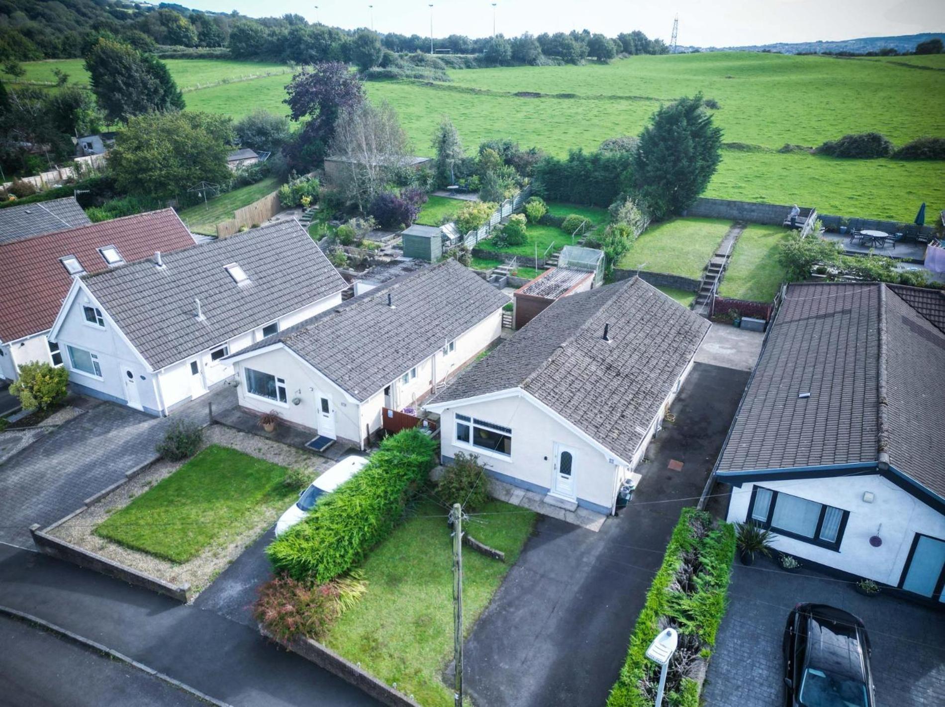 Cefn Road - 3 Bedroom - Glais Swansea