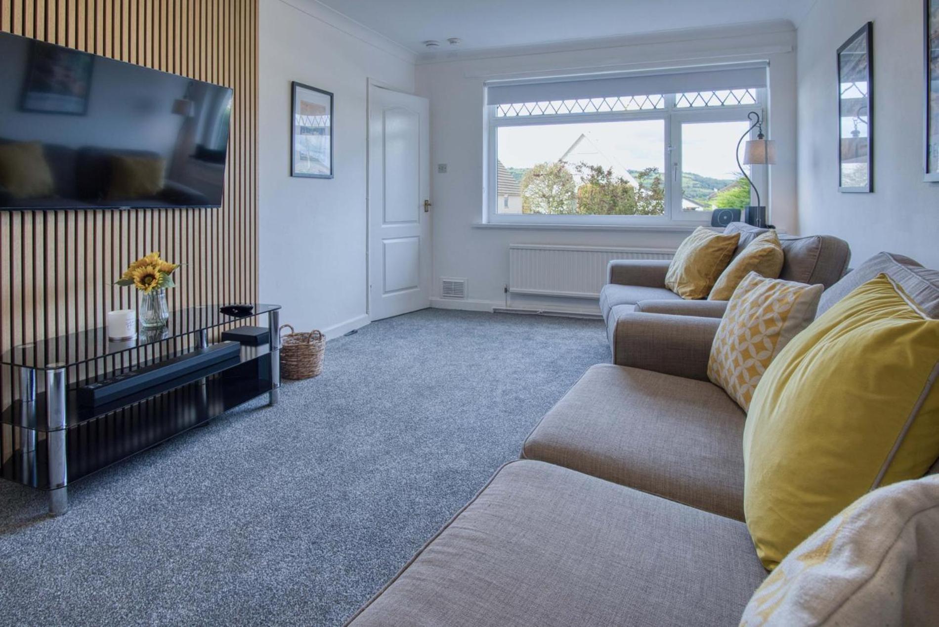 Cefn Road - 3 Bedroom - Glais * Swansea