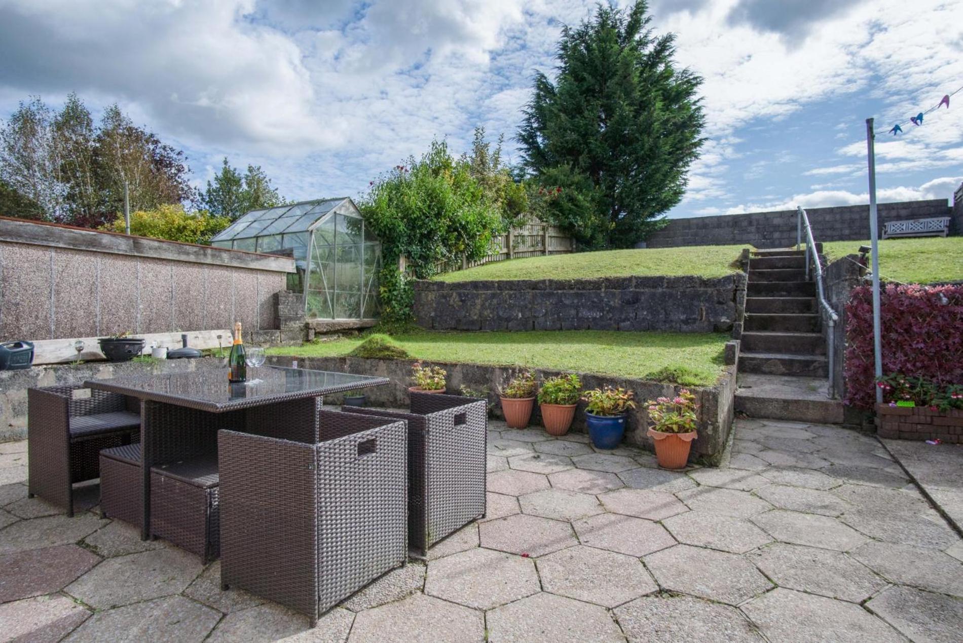 Cefn Road - 3 Bedroom - Glais